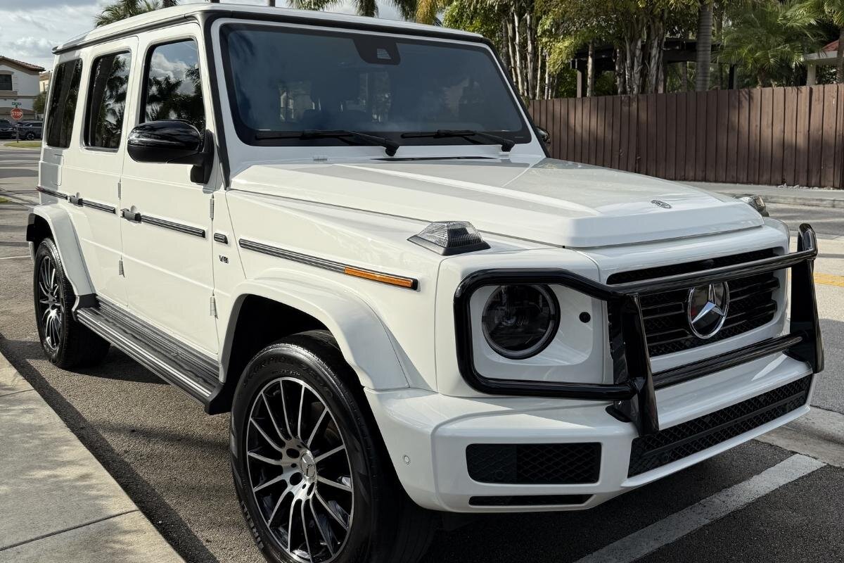 Luxury SUV detailing